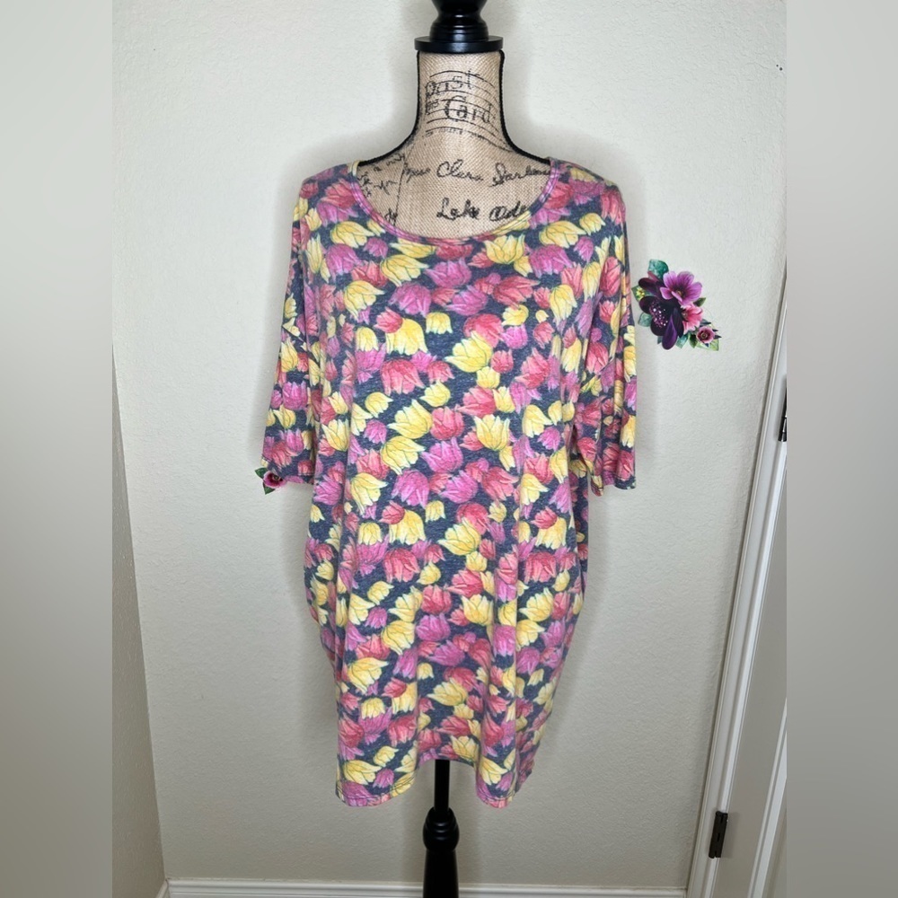 LuLaRoe Discontinued Irma Yellow, Red & Pink Tulips Top Size Large